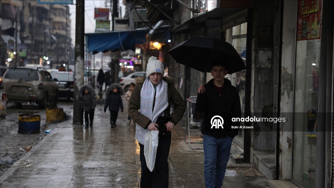 Suriye'nin Halep kentinde terör örgütü YPG/SDG'den kurtarılan mahallelerde hayat normale dönüyor