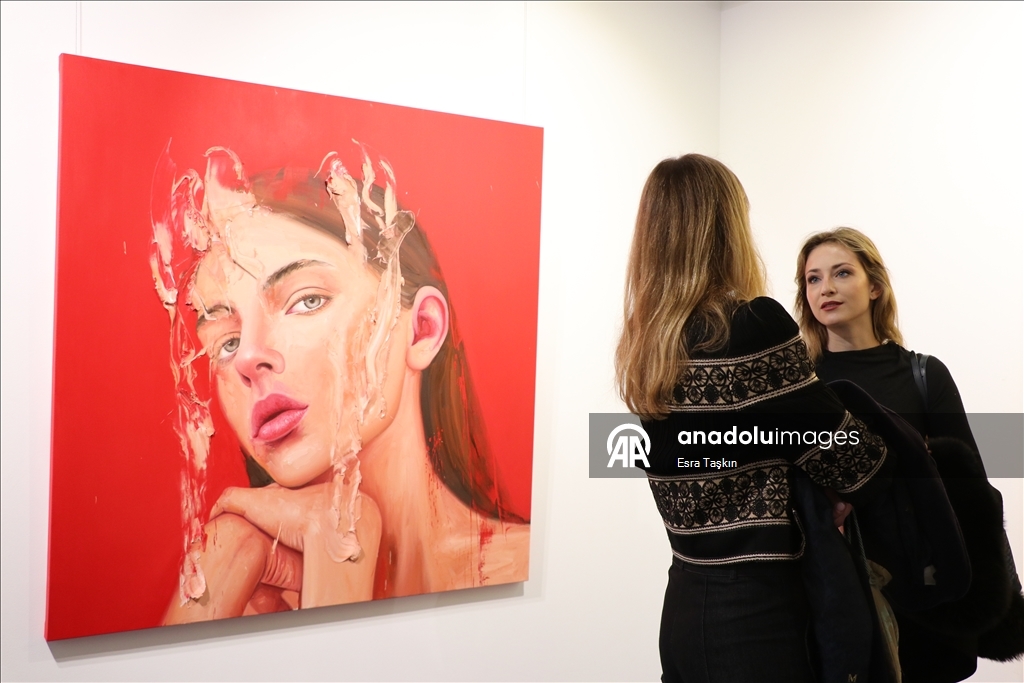 В Париже открылась выставка художника Шахина Демира