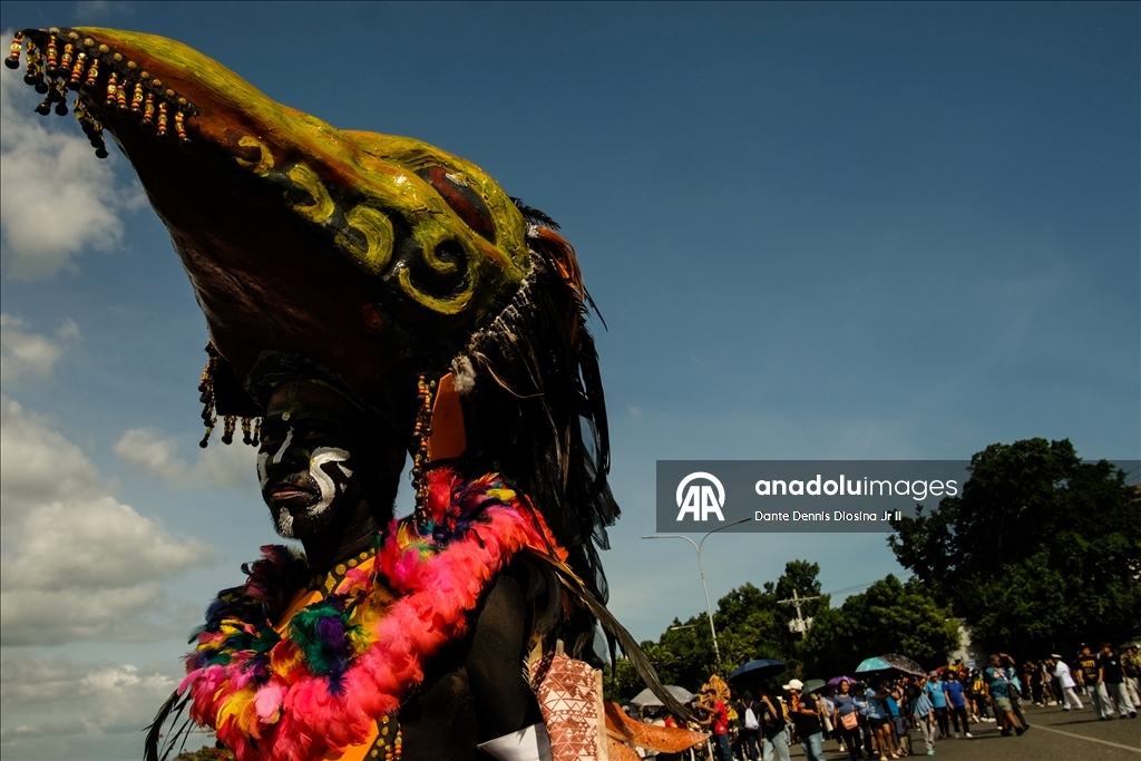 Filipinler'de "Dinagyang Festivali" renkli görüntülere sahne oldu