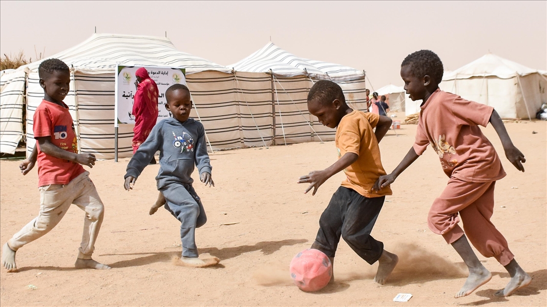 Sudan’daki El-Affad Mülteci Kampı, acılarını yüklenip yerinden edilen binlerce kişiyi barındırıyor