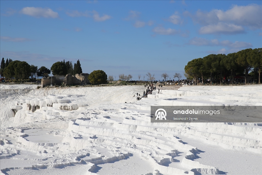 Çinli turistlerin gözdesi Pamukkale'de vize muafiyeti memnuniyeti