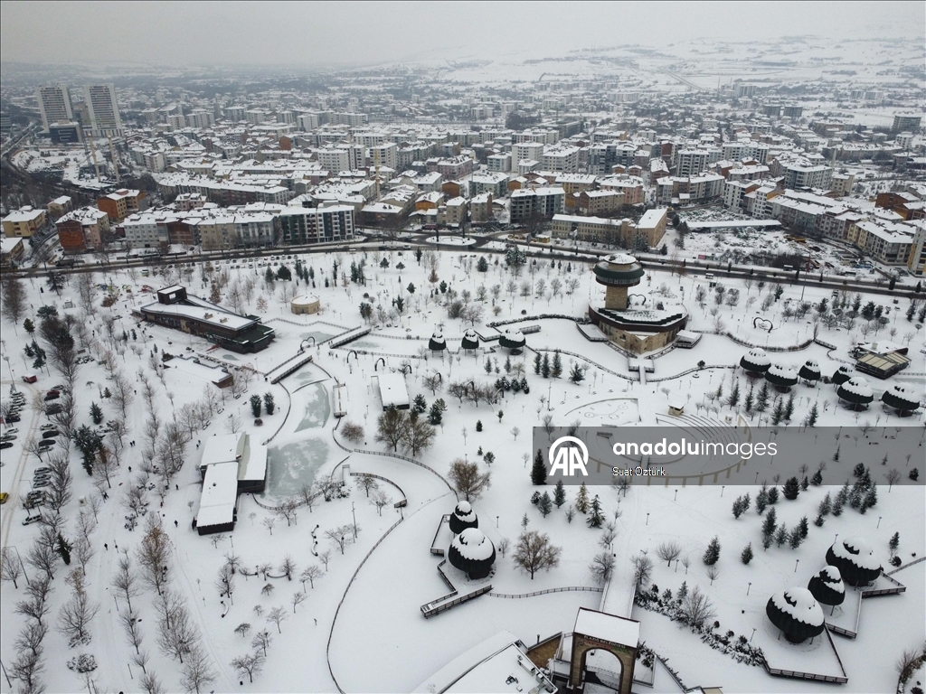 Karla kaplı Elazığ dronla görüntülendi