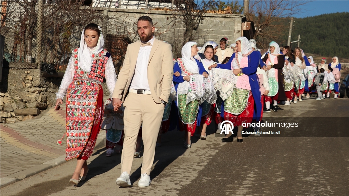 Bulgaristan'ın Müslüman Ribnovo köyünde binlerce yıllık "Gelina" düğün geleneği sürdürülüyor