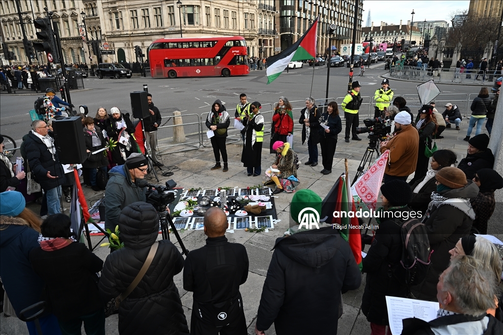 Londra’da Filistin için “Soykırım Anma Nöbeti”