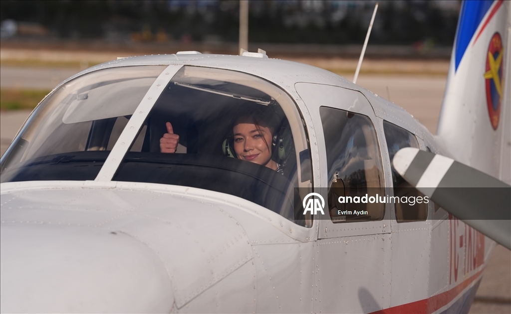 "Mektepli" kadın pilotlar THK Üniversitesinde yetişiyor 18