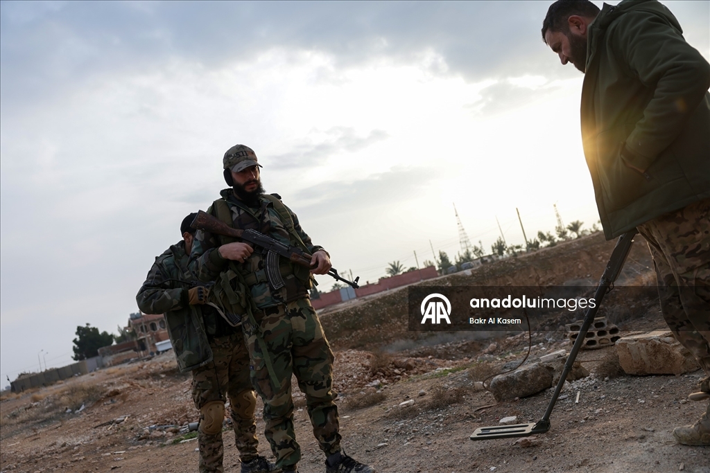 Terör örgütü YPG, Suriye'nin Fırat kıyısındaki beldenin altına kilometrelerce tünel kazdı