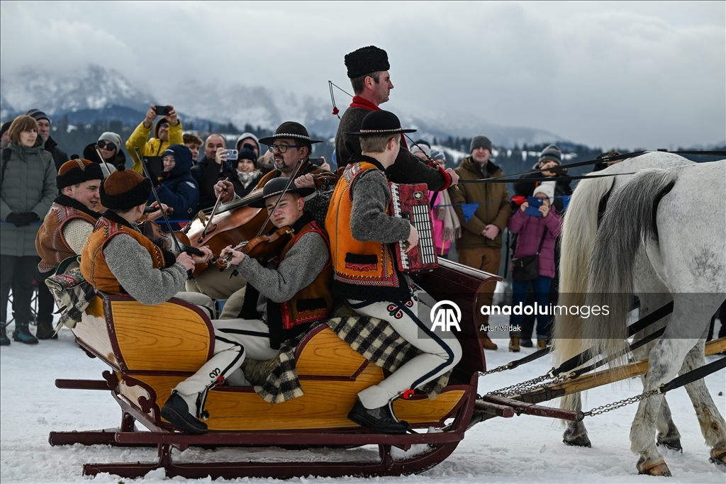 Polonya’da Kış Festivali: Podhale yaylacı kültürü karlar üzerinde yaşatılıyor 