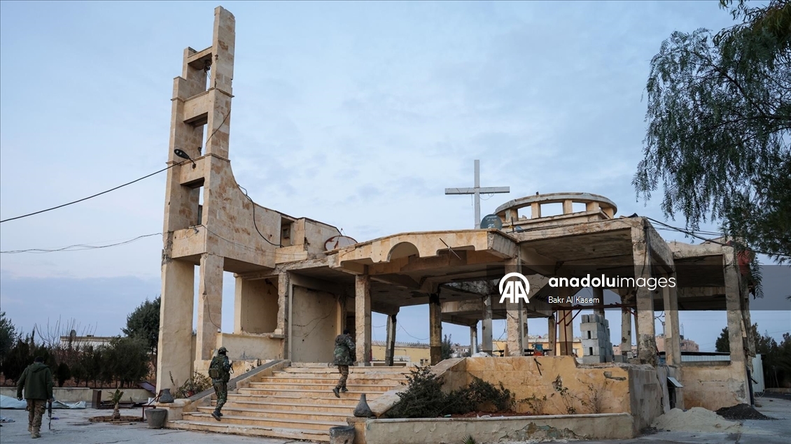 Terör örgütü YPG, Suriye'nin Fırat kıyısındaki beldenin altına kilometrelerce tünel kazdı