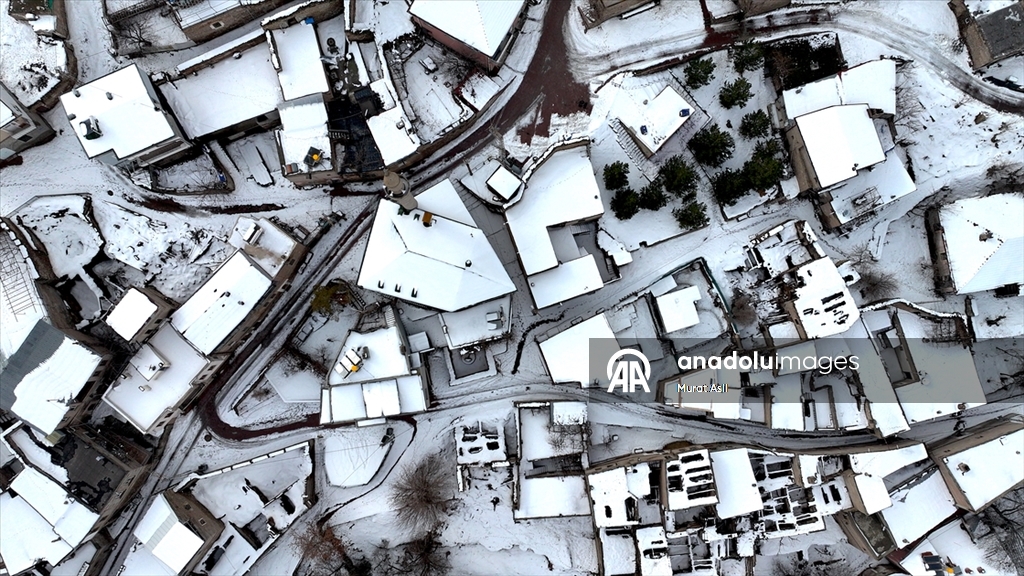 Kayseri'nin kar altında kalan tarihi ve doğal güzellikleri dronla görüntülendi