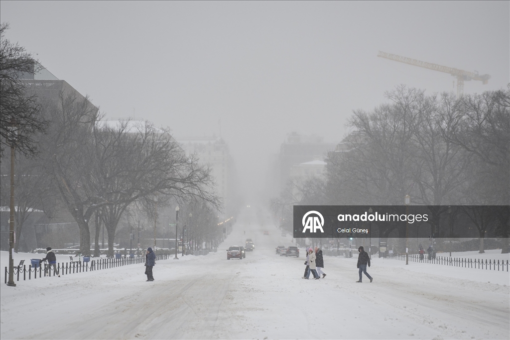Washington DC'de kar fırtınası etkili oldu