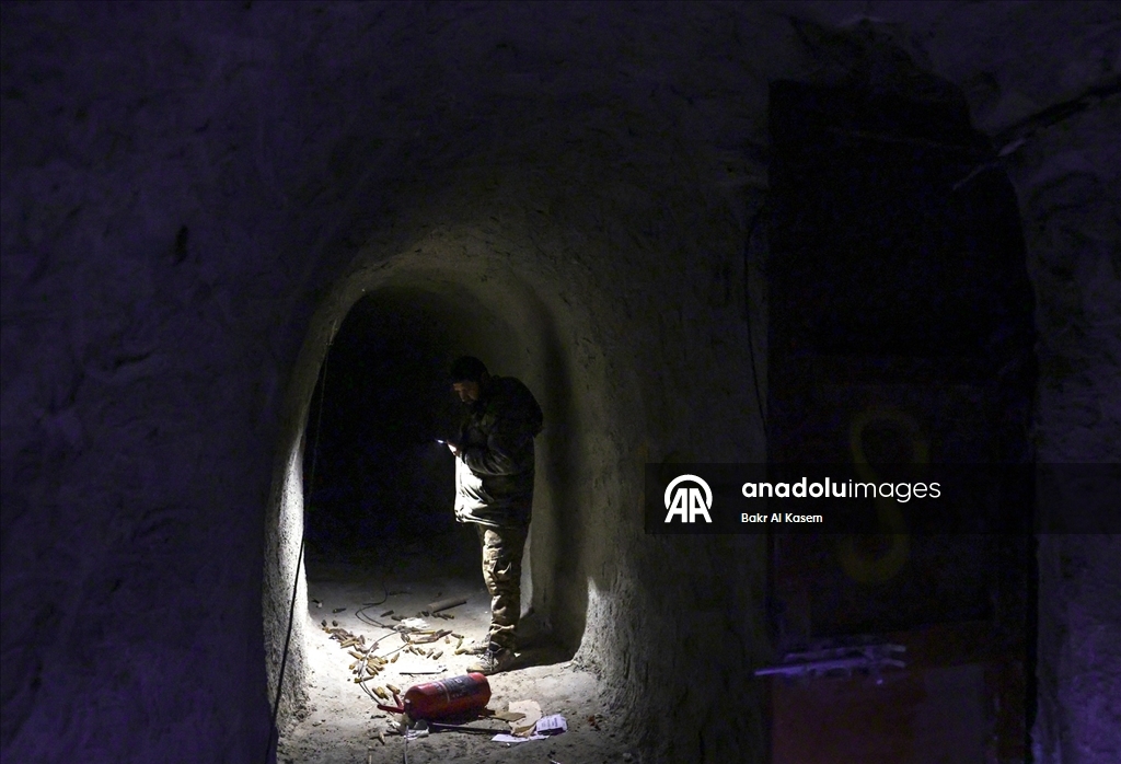 Terör örgütü YPG, Suriye'nin Fırat kıyısındaki beldenin altına kilometrelerce tünel kazdı