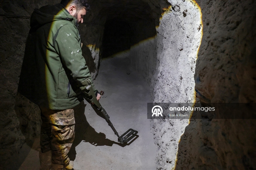 Terör örgütü YPG, Suriye'nin Fırat kıyısındaki beldenin altına kilometrelerce tünel kazdı