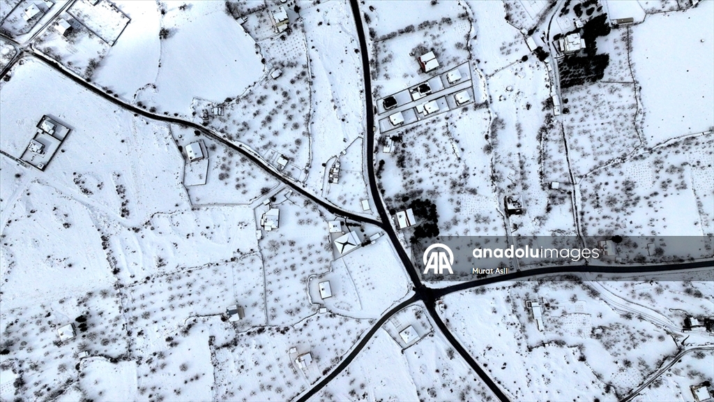 Kayseri'nin kar altında kalan tarihi ve doğal güzellikleri dronla görüntülendi