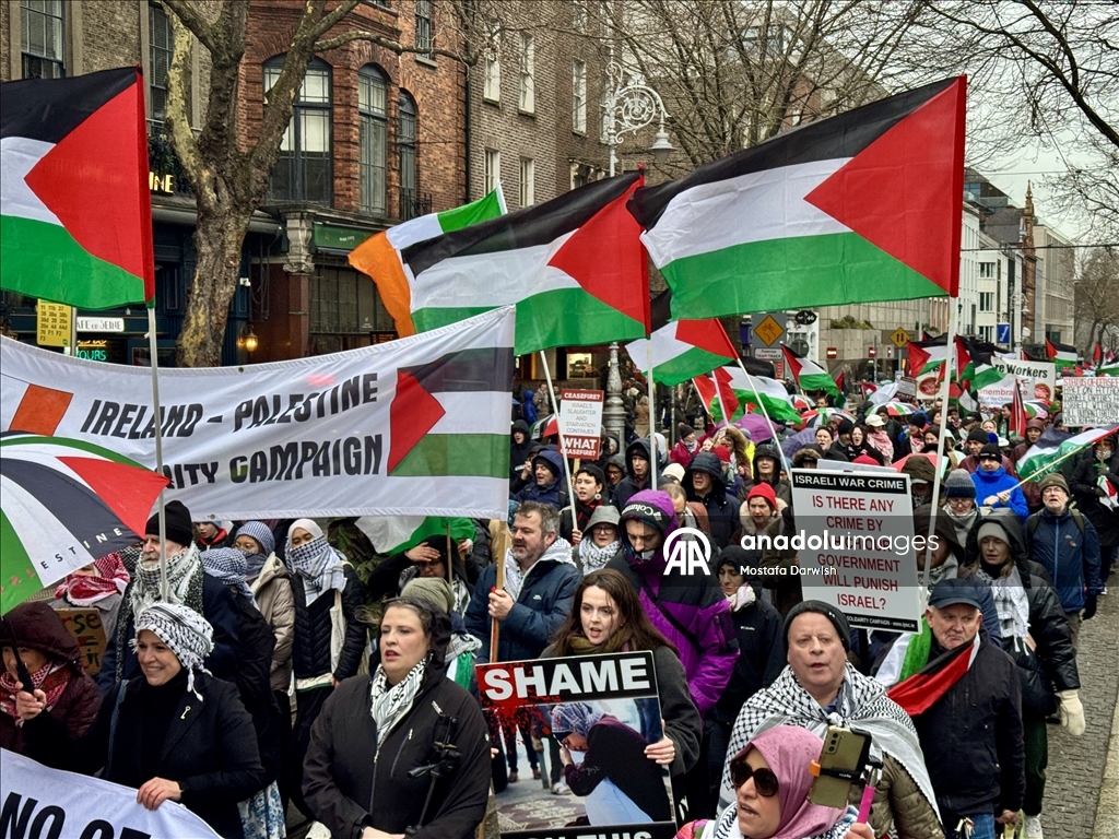 أيرلنديون في دبلن يحتجون على انتهاكات إسرائيل في غزة