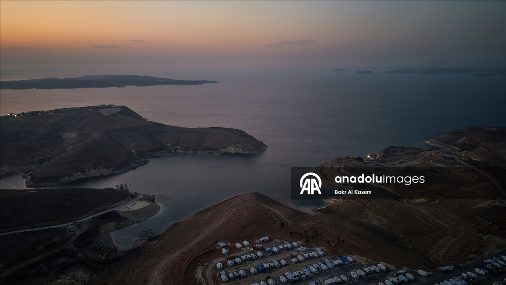 Terör örgütü YPG, Suriye'nin Fırat kıyısındaki beldenin altına kilometrelerce tünel kazdı