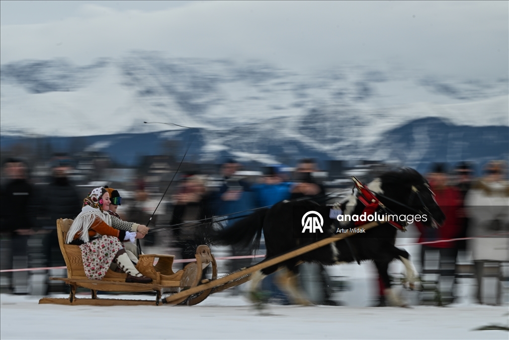 Polonya’da Kış Festivali: Podhale yaylacı kültürü karlar üzerinde yaşatılıyor