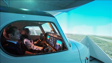 "Mektepli" kadın pilotlar THK Üniversitesinde yetişiyor