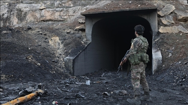 Suriye ordusu, YPG'den temizlenen Sırrin beldesinde tüneller tespit etti