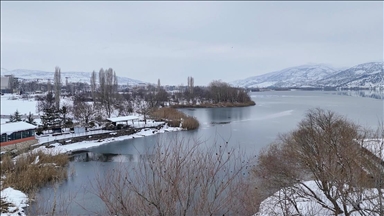 Gölbaşı Gölü buz tuttu