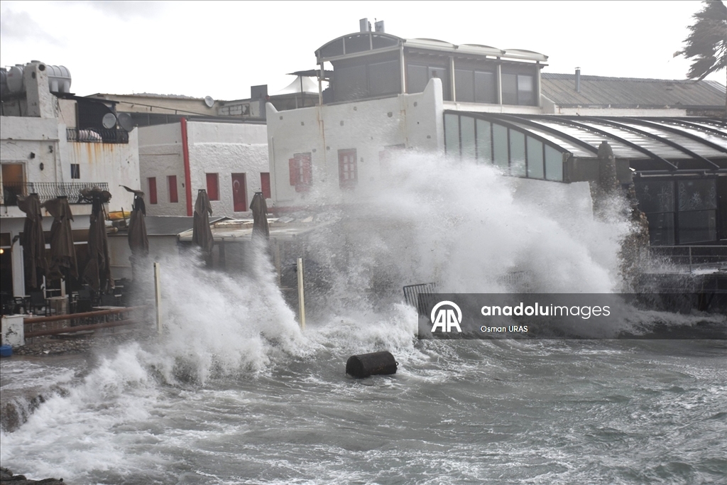 Muğla'da fırtınamsı rüzgar etkili oluyor