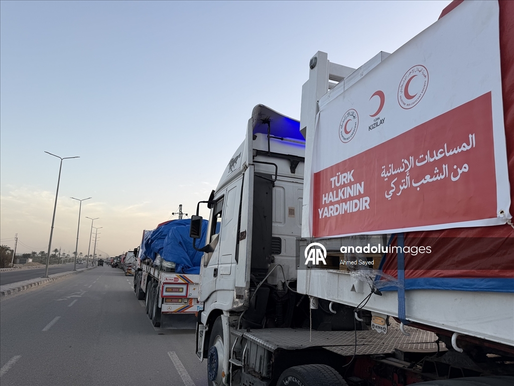 Gazze’ye 1400 tonluk insani yardım taşıyan Türk Kızılayının 20. "İyilik Gemisi", Refah Sınır Kapısı'na doğru yola çıktı