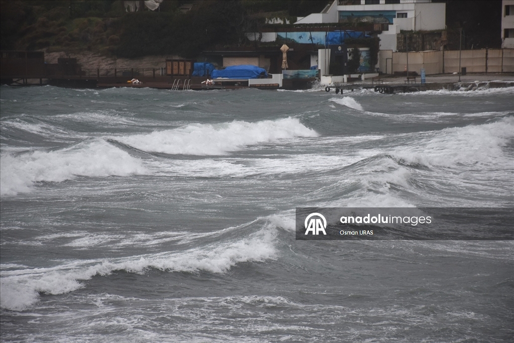 Muğla'da fırtınamsı rüzgar etkili oluyor