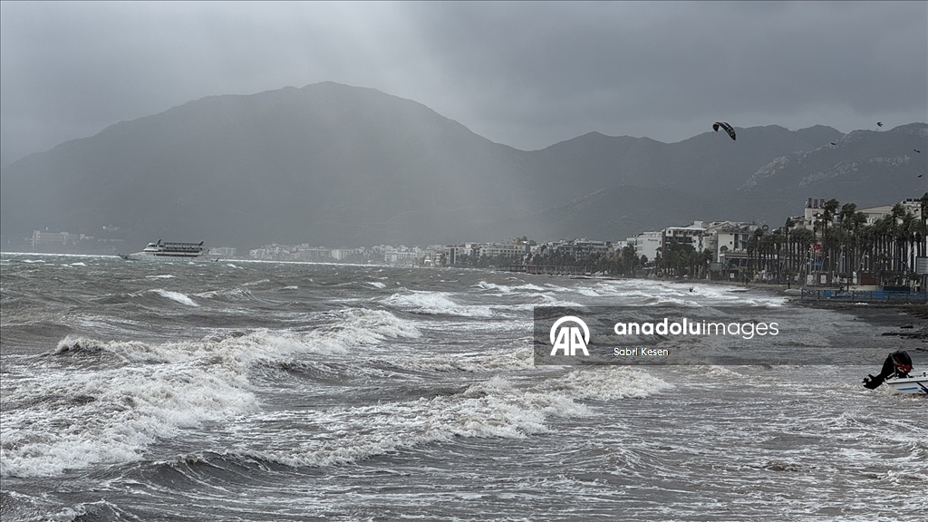 Muğla'da fırtınamsı rüzgar etkili oluyor
