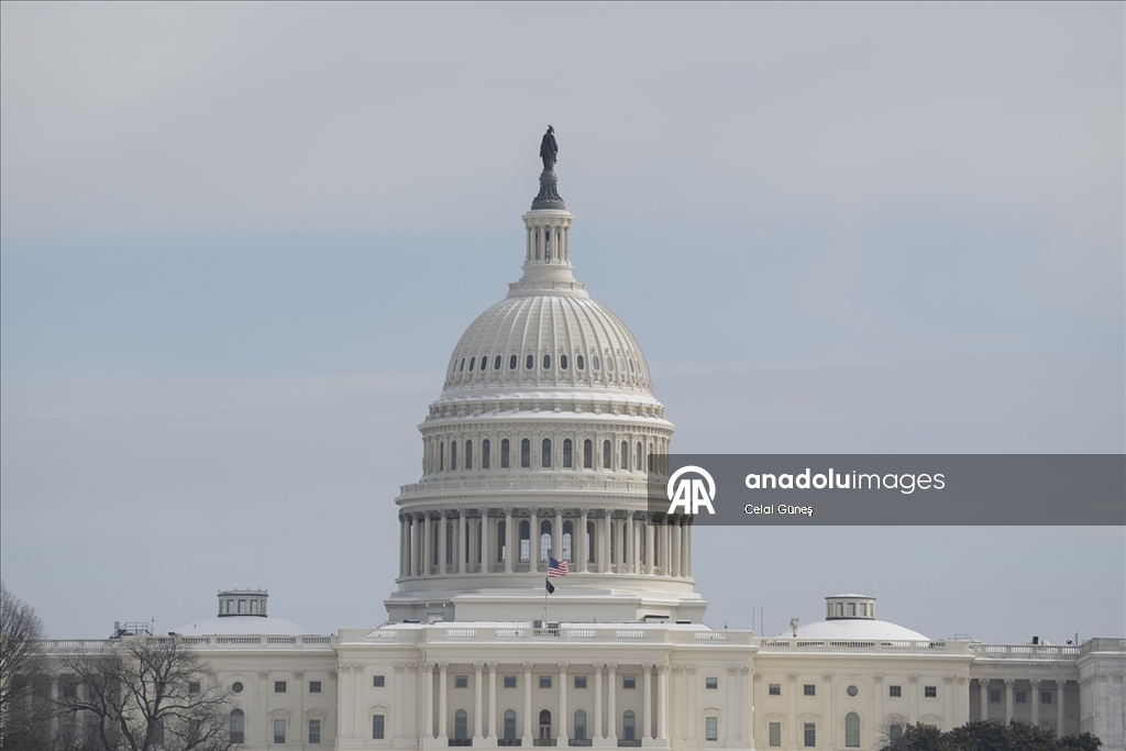 Washington'da şiddetli kar yağışı kenti beyaza bürüdü