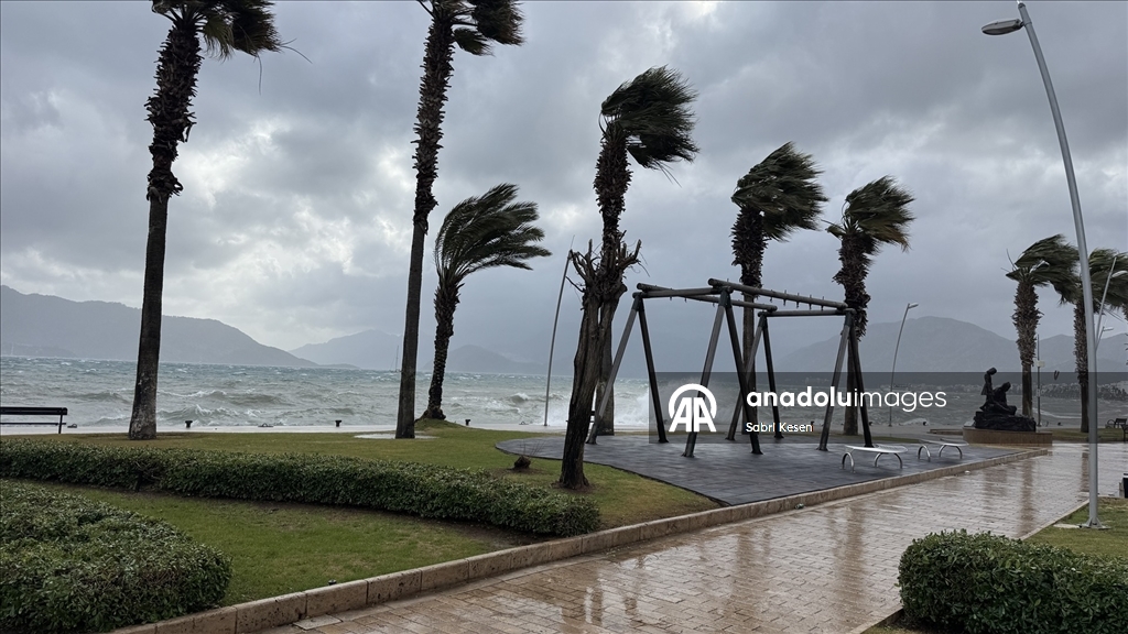 Muğla'da fırtınamsı rüzgar etkili oluyor