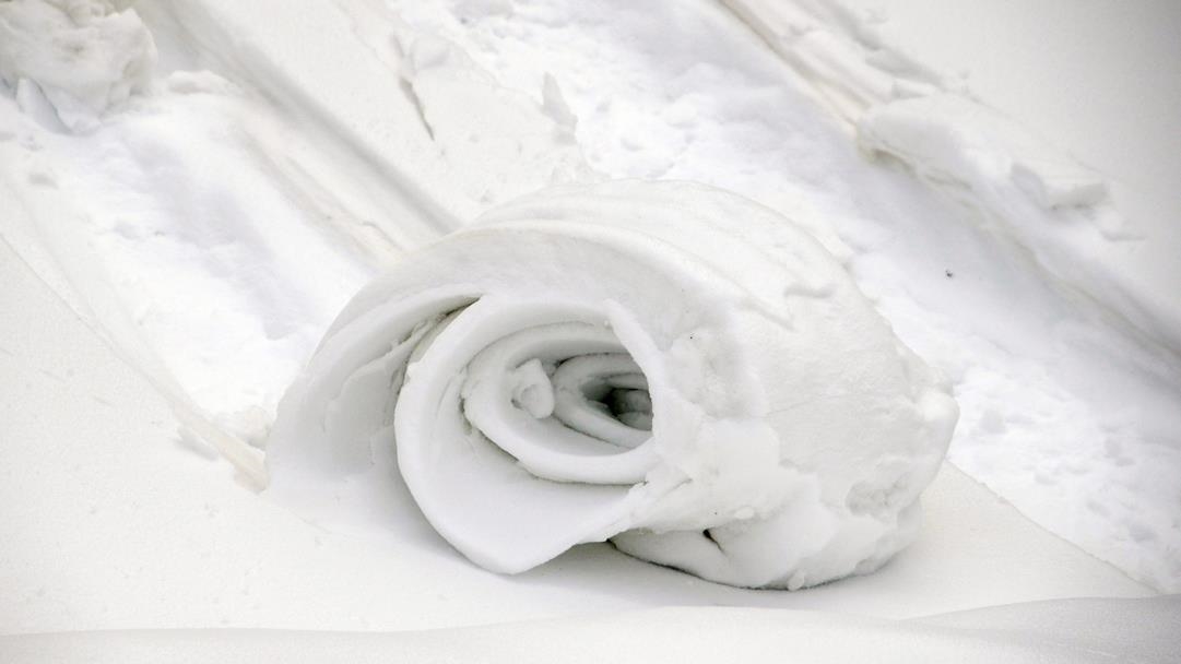 Doğada ender oluşan kar ruloları Ilgaz Dağı'nda görüntülendi