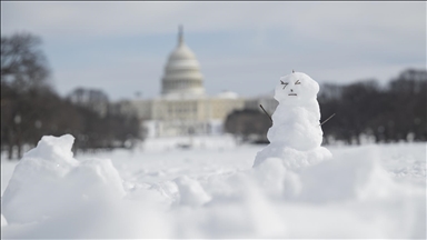 Washington'da şiddetli kar yağışı kenti beyaza bürüdü