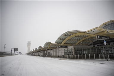 Из-за снежной бури отменены рейсы в аэропорту имени Рональда Рейгана