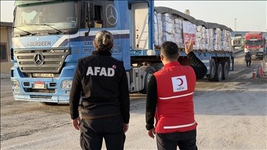 Gazze’ye 1400 tonluk insani yardım taşıyan Türk Kızılayının 20. "İyilik Gemisi", Refah Sınır Kapısı'na doğru yola çıktı