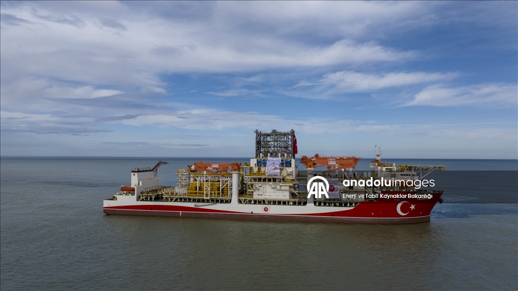 Ultra derin deniz sondaj gemisi "Yıldırım" Filyos Limanı'nda