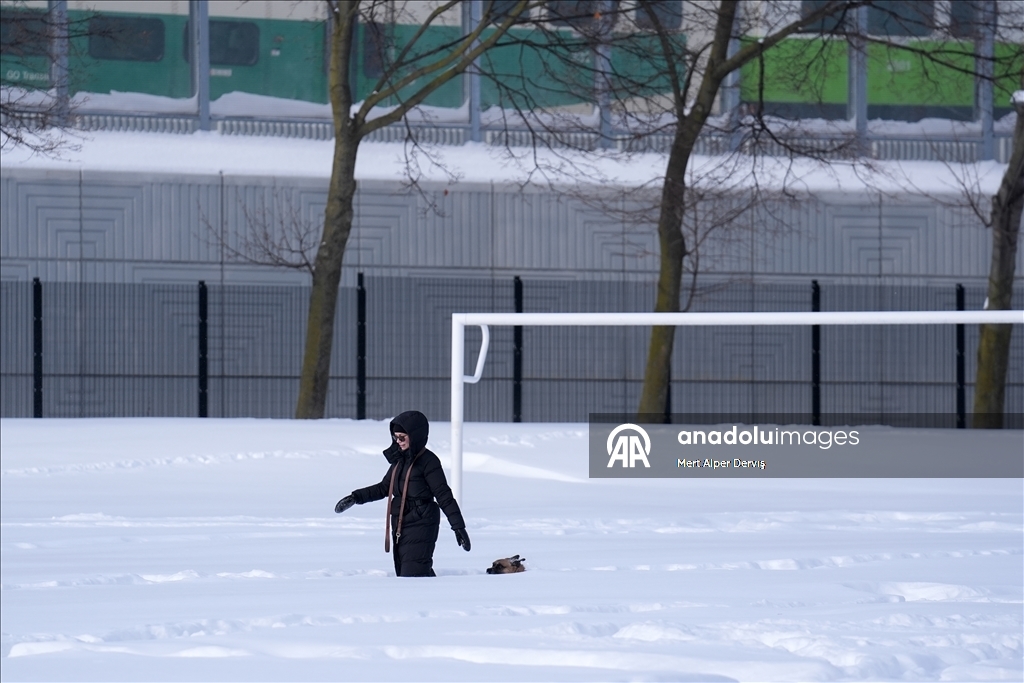 Toronto'da kar fırtınası etkili oldu