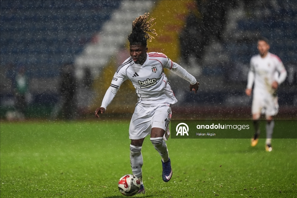 قدم.. التعادل الإيجابي يحسم لقاء أيوب سبور وبشيكطاش