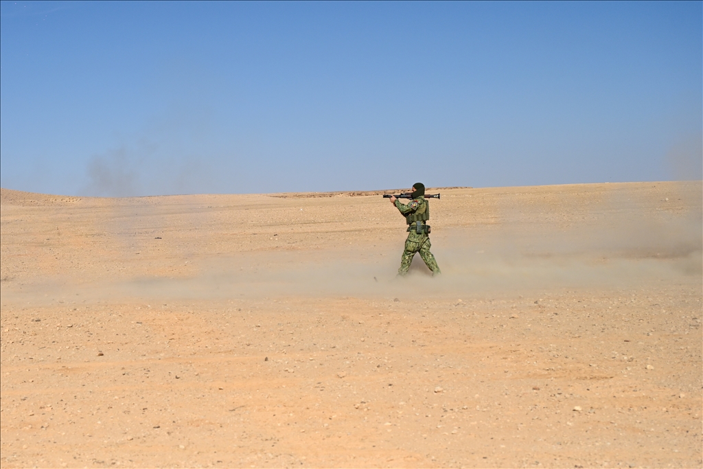 الأنبار.. قوات الحشد الشعبي العراقية تُجري تدريبات بالقرب من الحدود السورية