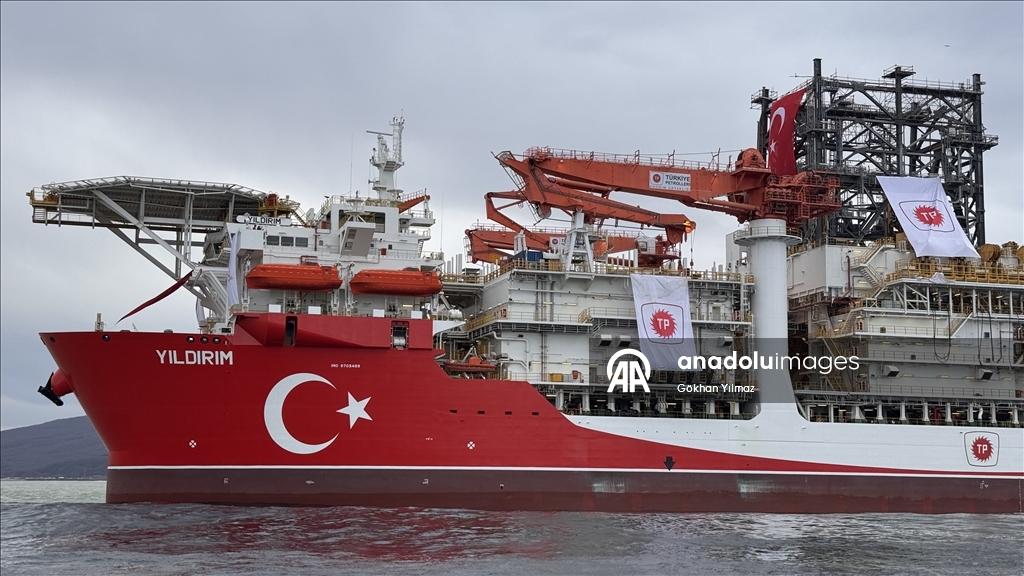 Ultra derin deniz sondaj gemisi "Yıldırım" Filyos Limanı'nda