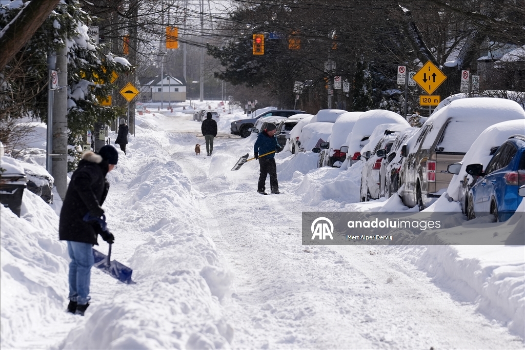 Toronto'da kar fırtınası etkili oldu