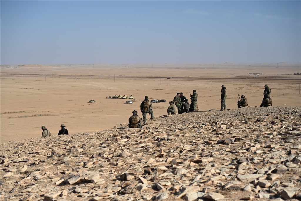 الأنبار.. قوات الحشد الشعبي العراقية تُجري تدريبات بالقرب من الحدود السورية