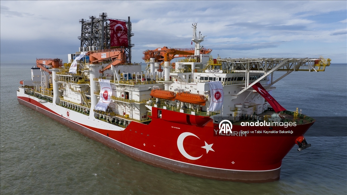 Ultra derin deniz sondaj gemisi "Yıldırım" Filyos Limanı'nda