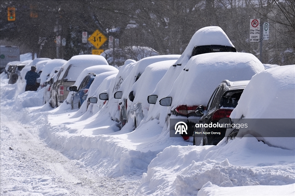 Toronto'da kar fırtınası etkili oldu