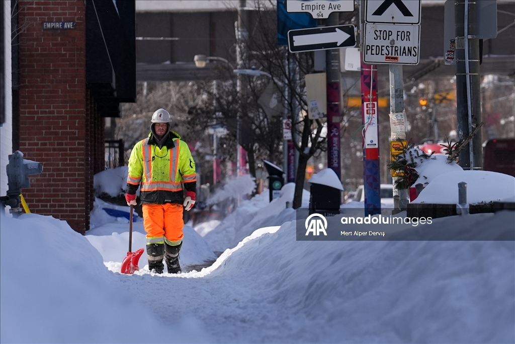 Toronto'da kar fırtınası etkili oldu