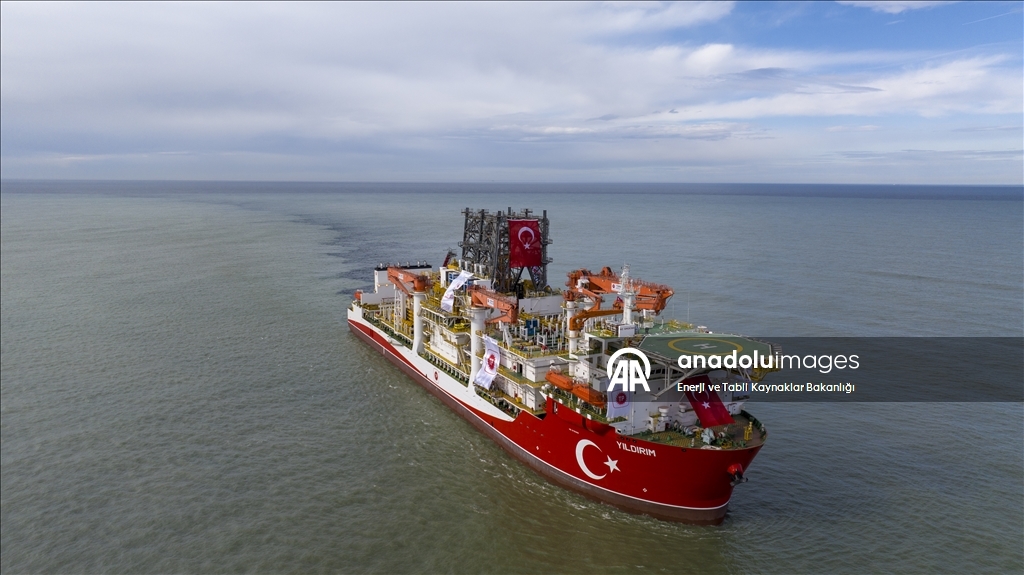 Ultra derin deniz sondaj gemisi "Yıldırım" Filyos Limanı'nda