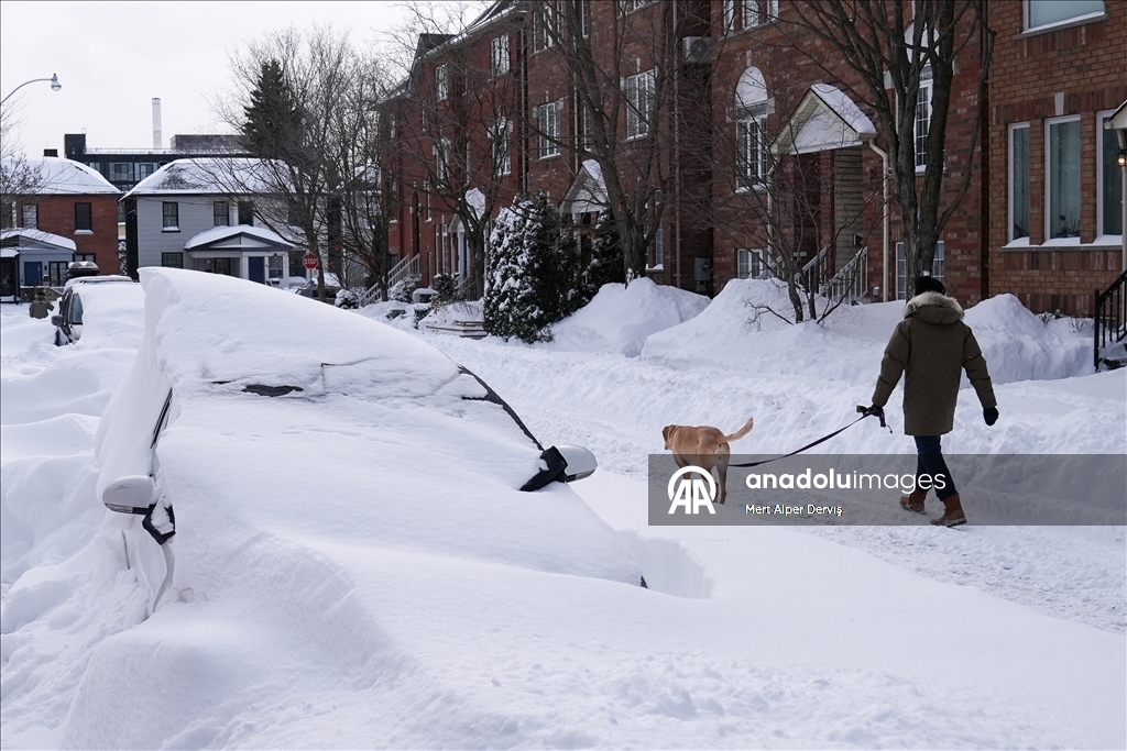 Toronto'da kar fırtınası etkili oldu