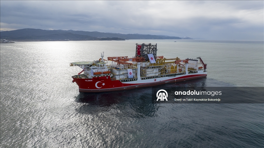 Ultra derin deniz sondaj gemisi "Yıldırım" Filyos Limanı'nda