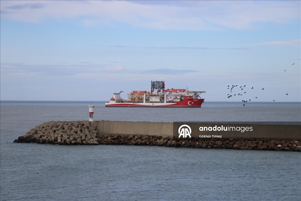 Ultra derin deniz sondaj gemisi "Yıldırım" Filyos Limanı'nda