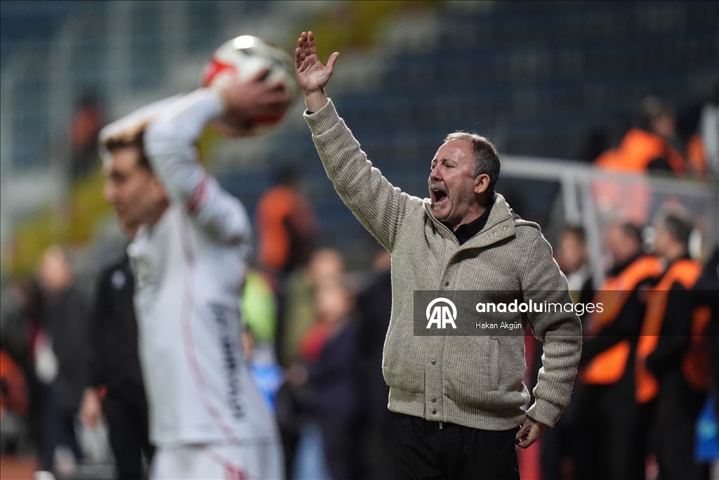 قدم.. التعادل الإيجابي يحسم لقاء أيوب سبور وبشيكطاش