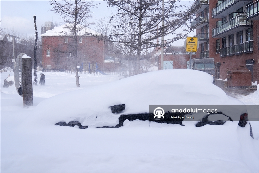 Toronto'da kar fırtınası etkili oldu