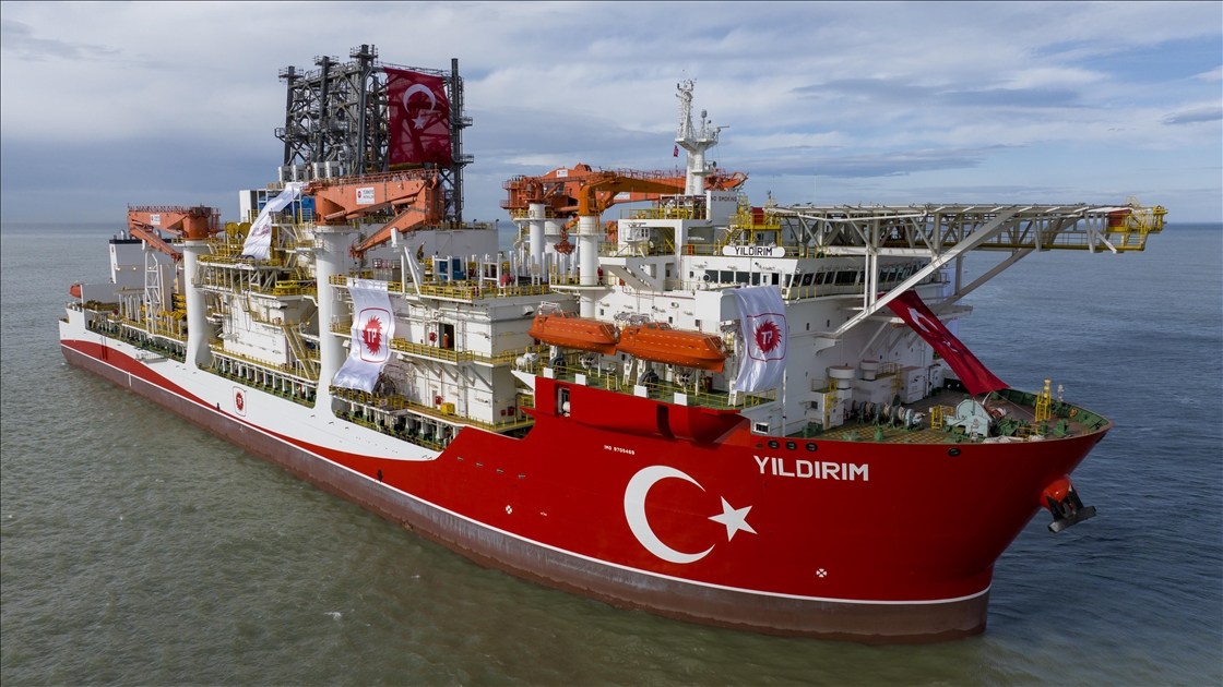 Ultra derin deniz sondaj gemisi "Yıldırım" Filyos Limanı'nda